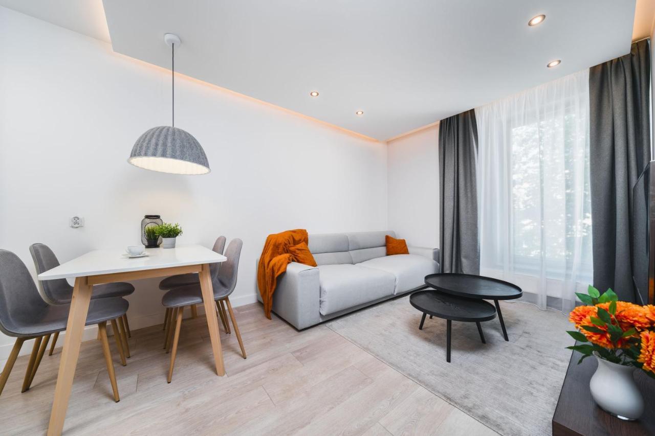 Sarah Apartments Old Town Краків Екстер'єр фото