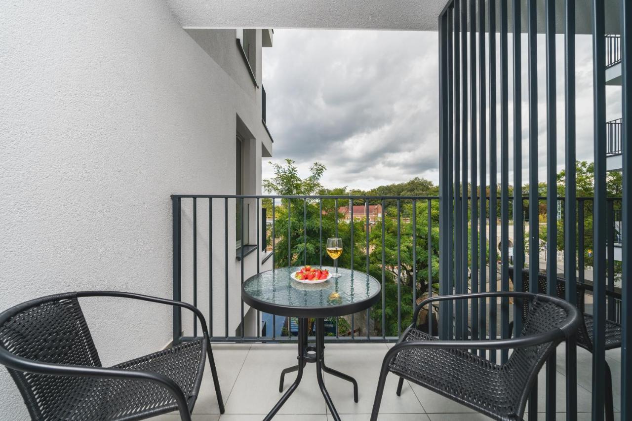Sarah Apartments Old Town Краків Екстер'єр фото